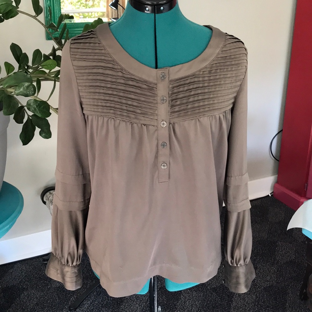 Theme long sleeved blouse